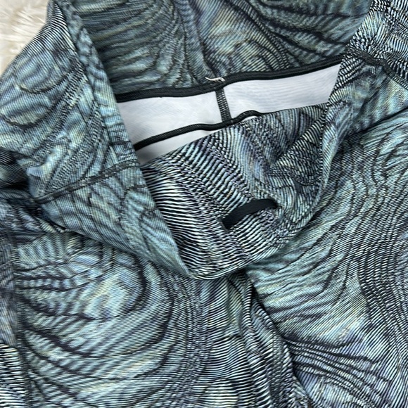 Lululemon Fast and Free High Rise Crop 23" Dimensional Icing Blue Multi - Picture 3 of 6